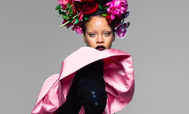 Rihanna en Vogue con las cejas finas