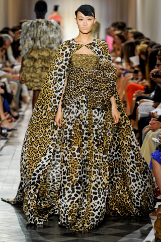 giambattista_valli___pasarela_163563223_320x480