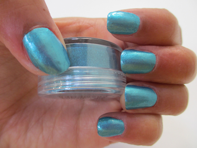 Convierte tus sombras en lacas de uñas 