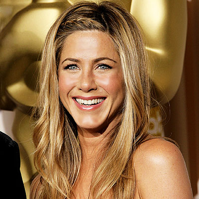Jennifer Aniston no se pone al sol, prefiere el moreno de spray