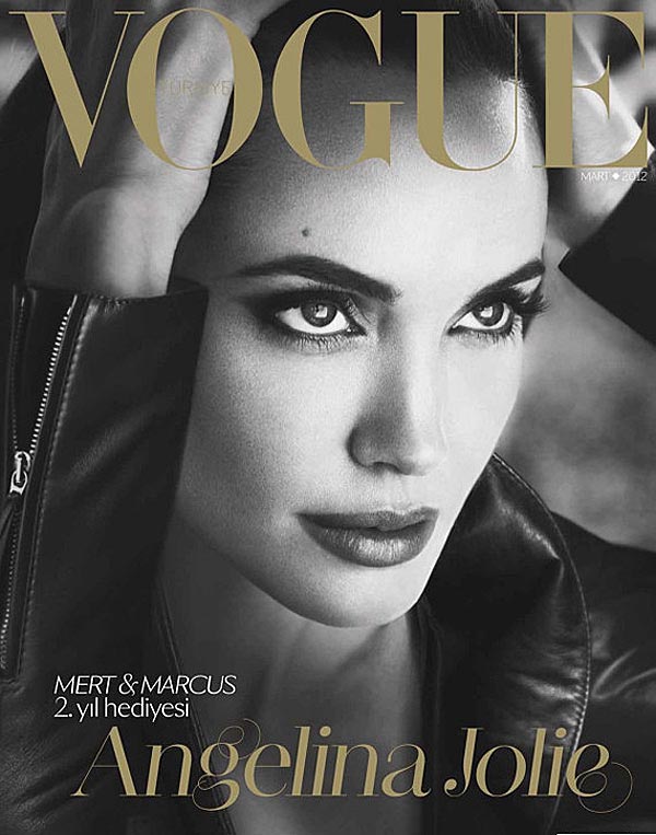 Angelina Jolie está impresionante en la portada de Vogue Turquía