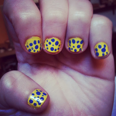 ¡Manicura a lunares!