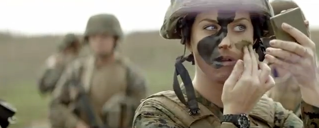 Look militar para Katy Perry en su último clip, Part of Me
