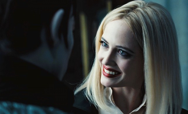 Eva Green y su pelo rubio en Sombras Tenebrosas
