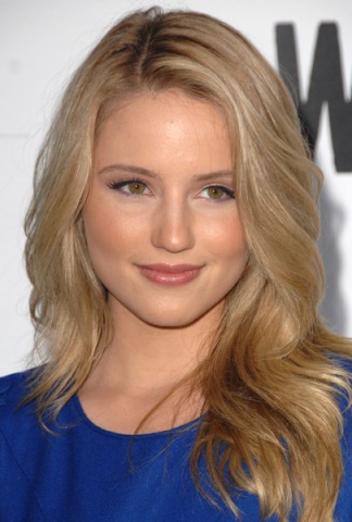 Los esenciales de belleza y de maquillaje de Dianna Agron 