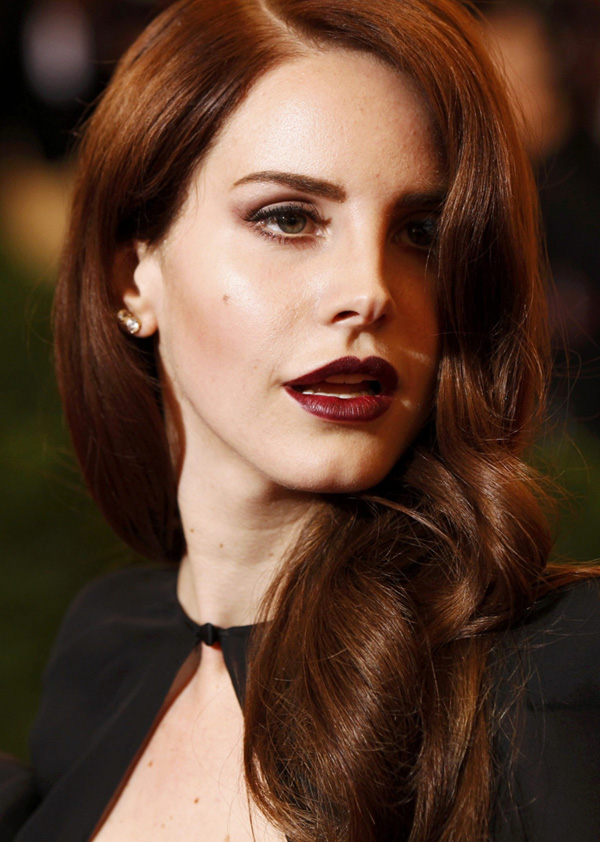 Las celebrities ya tienen nueva tendencia de maquillaje: labios góticos