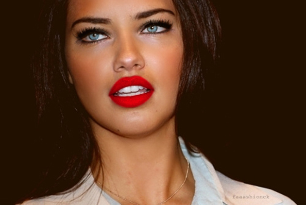 El otoño nos lo pasaremos entero con los labios pintados de rojo
