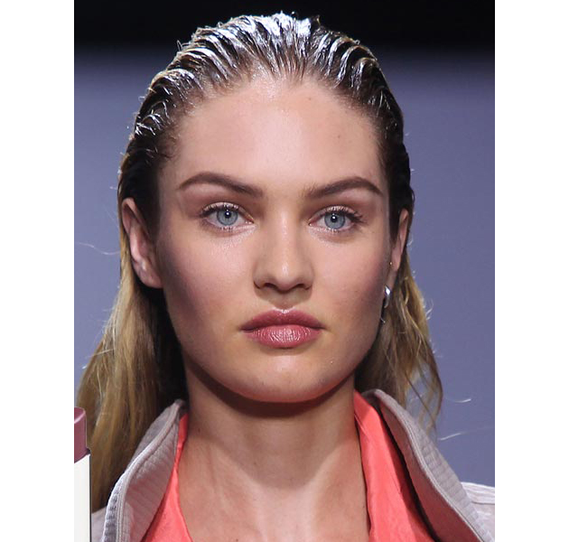 Rag & Bone proponen un pelo con efecto mojado 