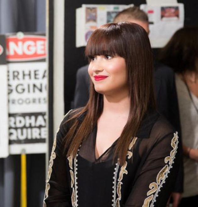Demi Lovato retoma su pelo moreno, tras el rubio platino
