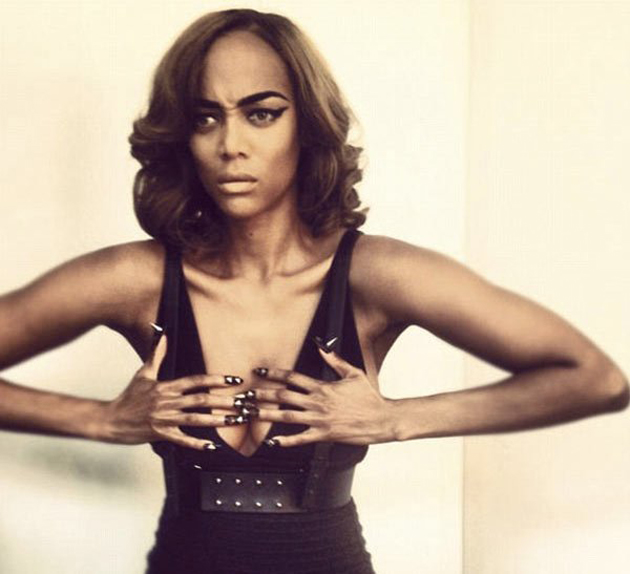 Tyra Banks con cejas XL en la revista WestEast Magazine 