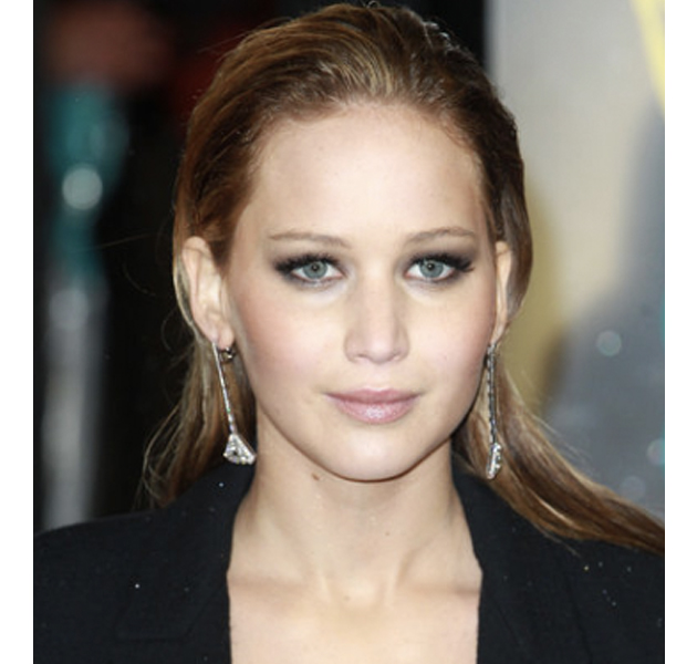 Los mejores maquillajes y peinados vistos en los Baftas 2013: Jennifer Lawrence, Marion Cotillard, Anne Hathaway 