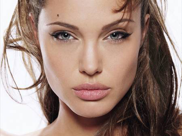 Consigue tener unos labios más gruesos con maquillaje 