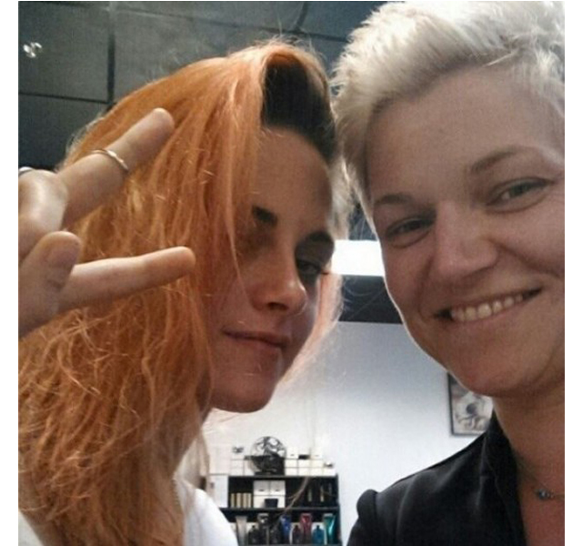¡Kristen Stewart se ha teñido el pelo de naranja!