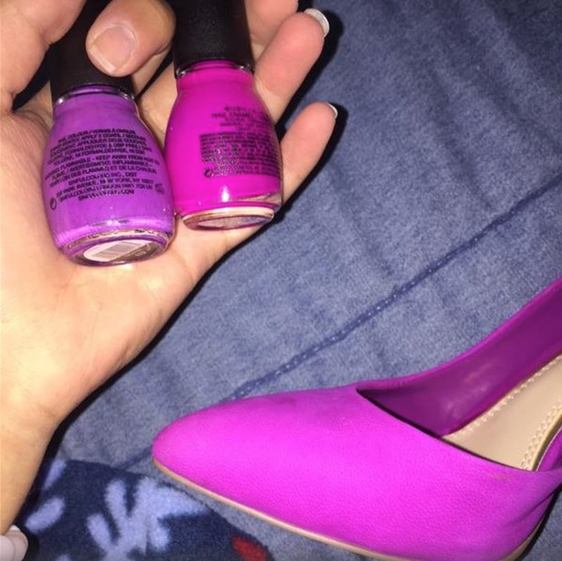 viral esmalte de uñas y zapato