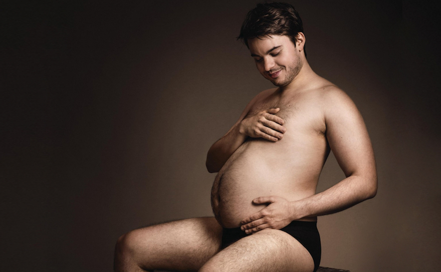 anuncio de cerveza con hombres embarazados