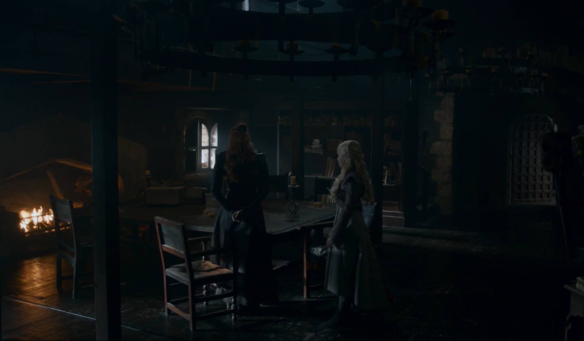 Daenerys le dice a Sansa: "Tenemos algo más en común. Sabemos lo que es liderar a gente poco inclinada a aceptar el mando de una mujer".