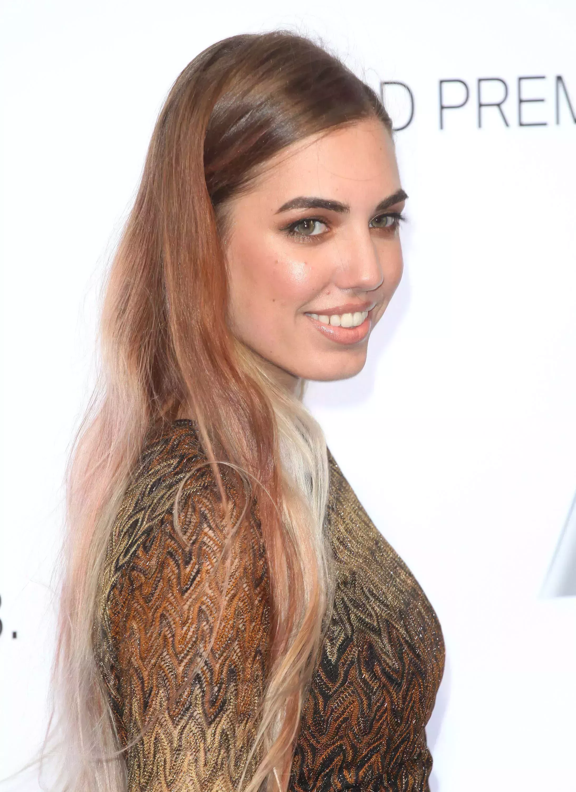 Amber Le Bon’s Brown to Light Pink Ombre
