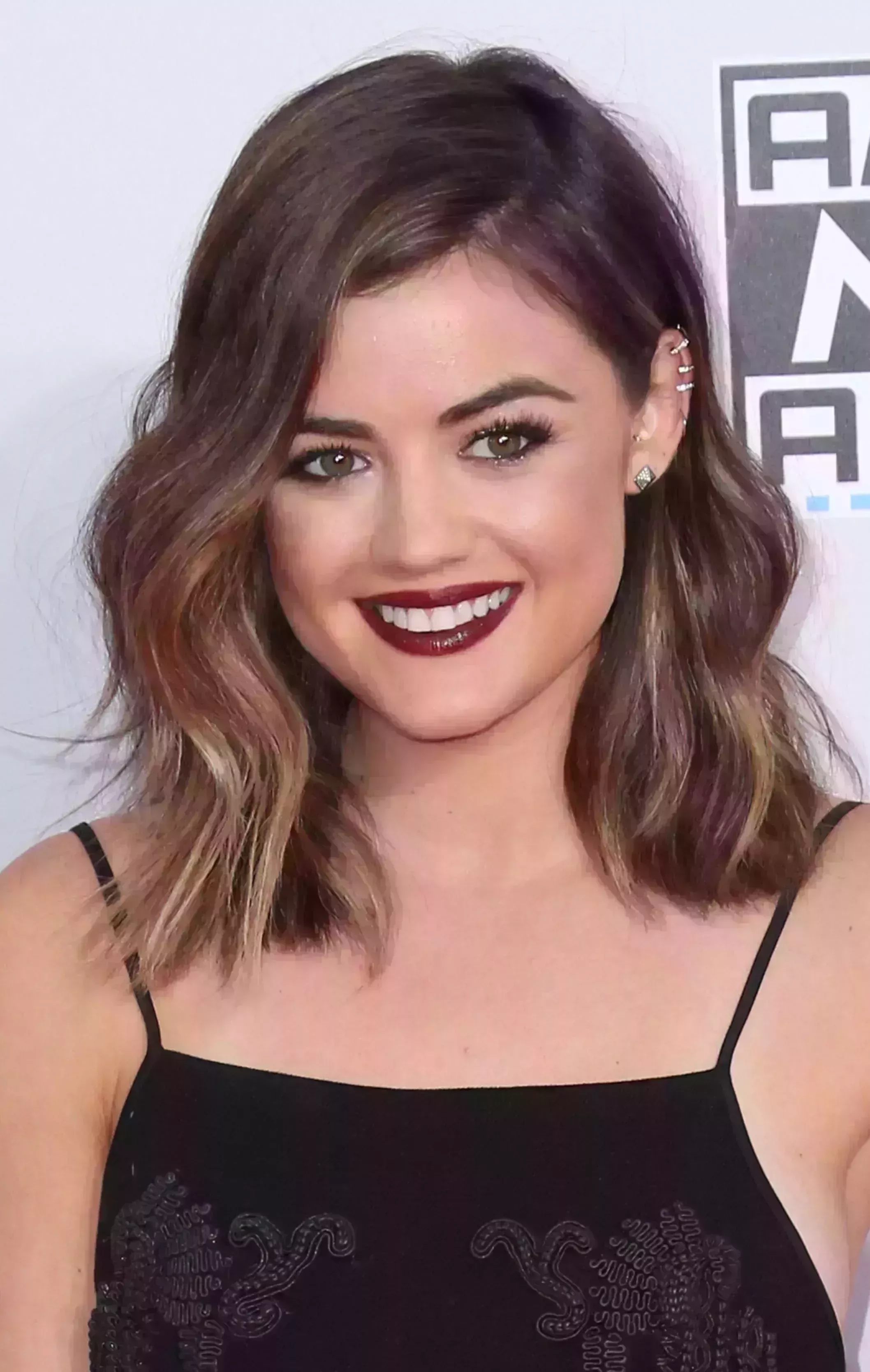 Lucy Hale’s Lob with Soft Highligts_