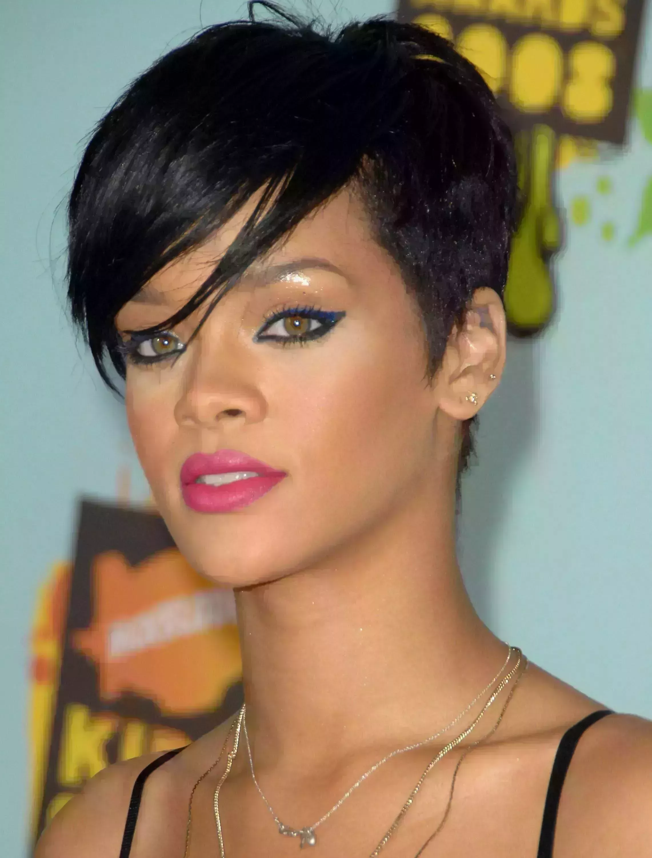 Rihanna’s Pixie With Full Side Bangs
