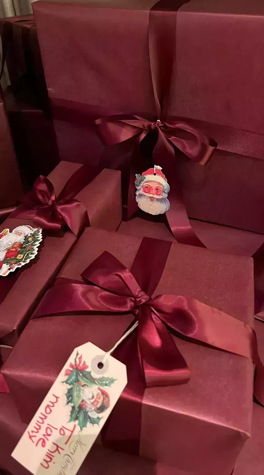 kris jenner christmas wrapping paper 2021