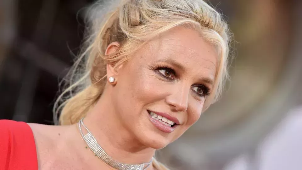 Britney Spears se cuestiona su capacidad para ser madre de su nuevo bebé y todo es culpa de la cultura tóxica de los tabloides en los años 00