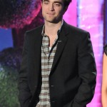 060611_robert_pattinson_plaid__115270399_110606214651 060611_robert_pattinson_plaid__115270399_110606214651