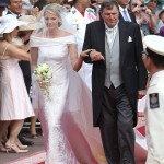 Charlene de Armani en la ceremonia religiosa