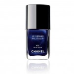 Kristen Stewart fan del esmalte azul metalizado