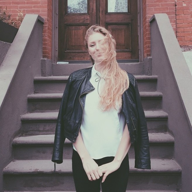 Matilda Kahl, tres años con el mismo look