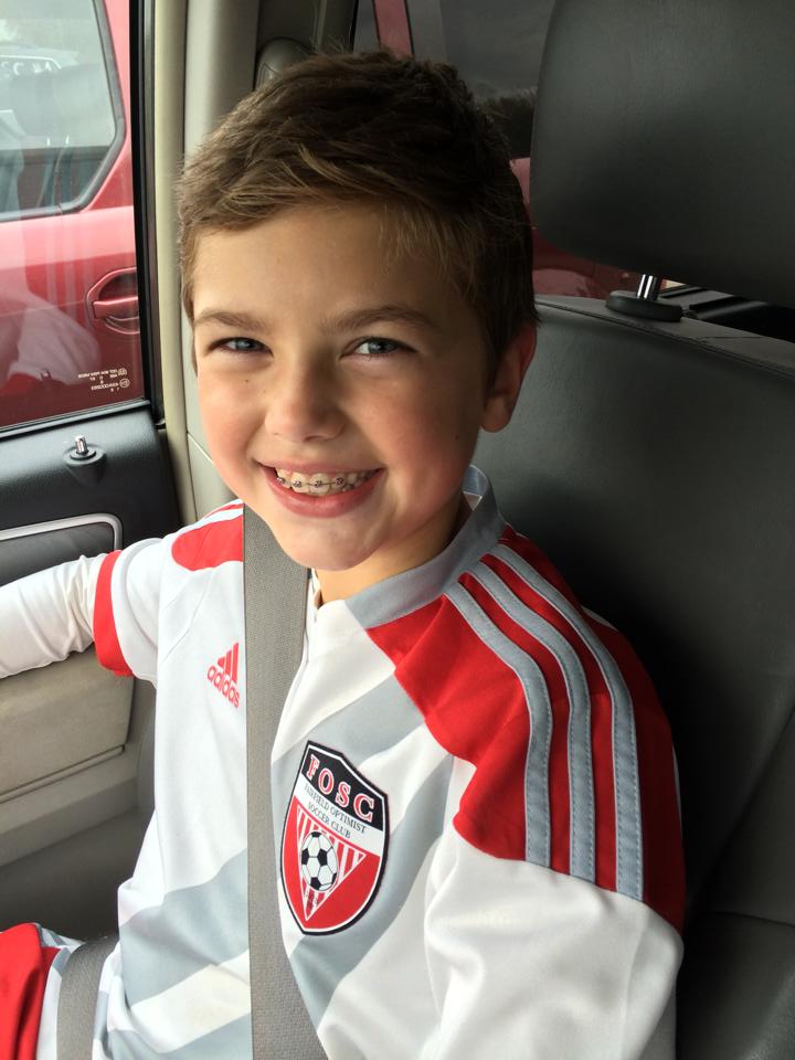 Niña dona su pelo a niños con cáncer