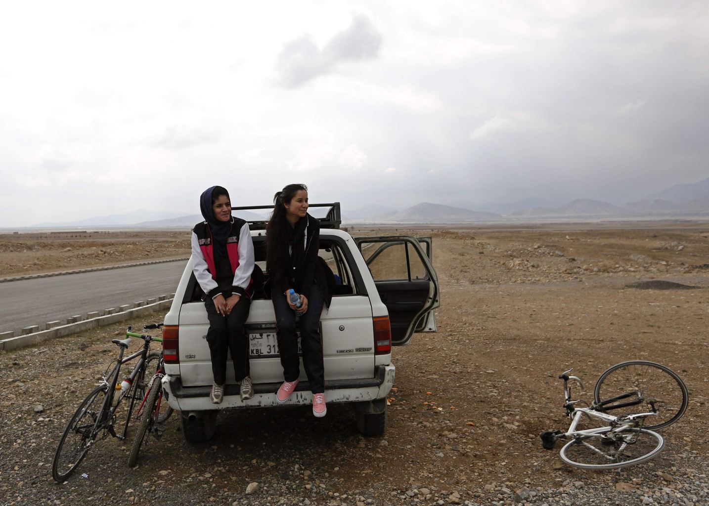Mujeres ciclistas afganas