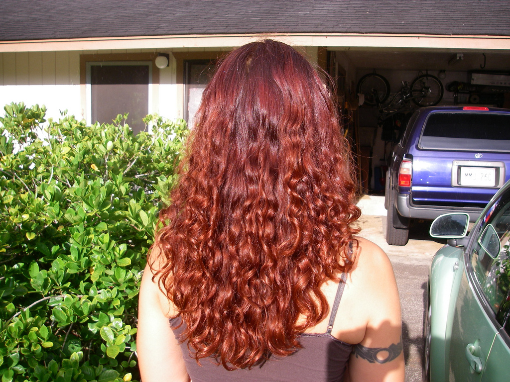 pelos teñidos con henna