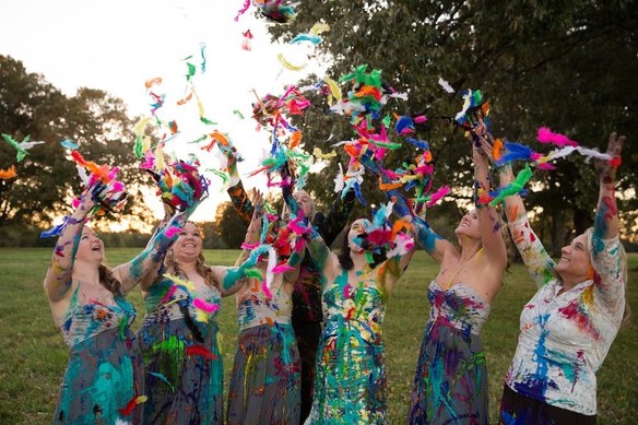 Destroza su vestido tras ser plantada en el altar