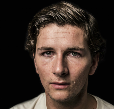 Proyecto hombres llorando 