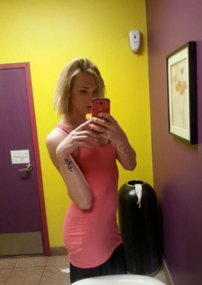 Transexual en baños de hombres