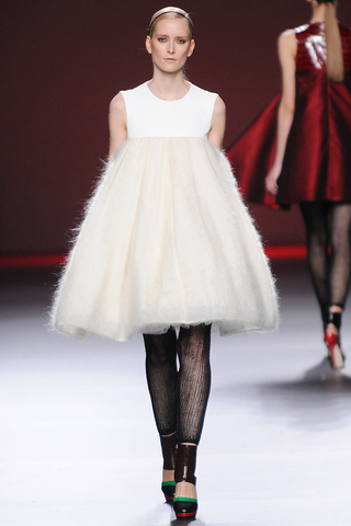 aa_de_amaya_arzuaga___pasarela_953385513_320x480