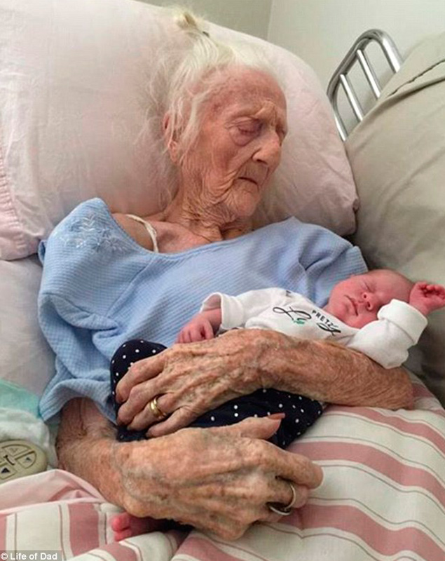 Tatarabuelos y sus tataranietos