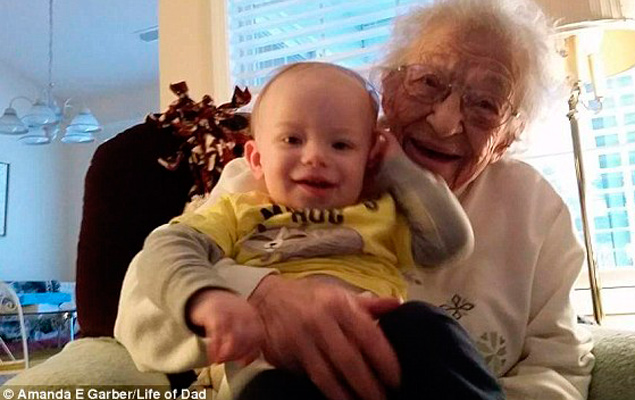 Tatarabuelos y sus tataranietos