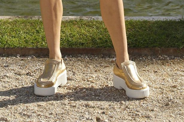 amodelpresentsacreationbykarllagerfeldaspartofnewcruisecollectionshowforchanel-1