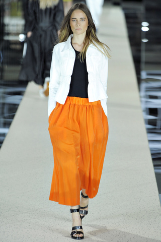 acne___pasarela_158957962_320x480