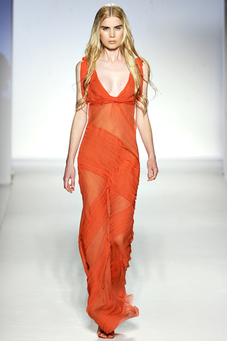 alberta_ferretti___pasarela_689100770_320x480