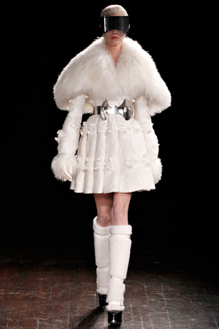 alexander_mcqueen___pasarela_214060374_320x480