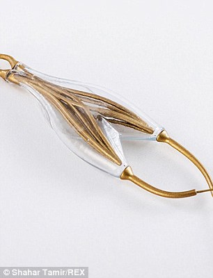 Joyas que producen energía con tu sangre