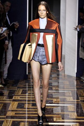 balenciaga___pasarela_507505701_320x480