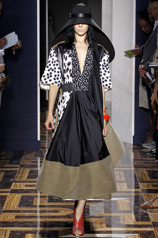 balenciaga___pasarela_664741836_320x480