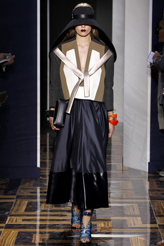 balenciaga___pasarela_966012893_320x480