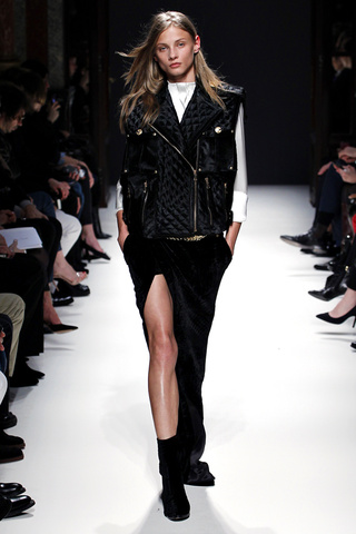 balmain___pasarela_738546491_320x480
