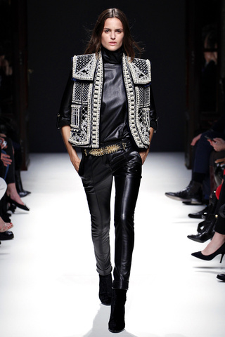 balmain___pasarela_776505583_320x480