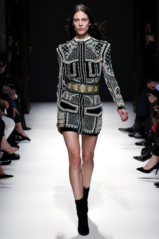 balmain___pasarela_955458053_320x480