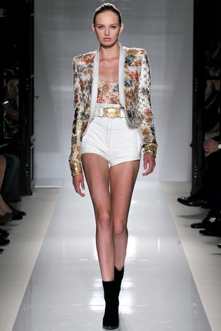 balmain___pasarela_526801204_320x480